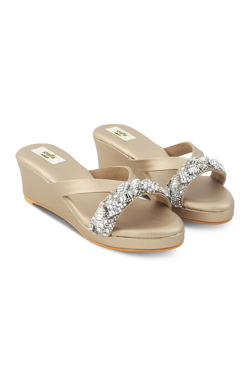 Crystal Low Wedge Champagne