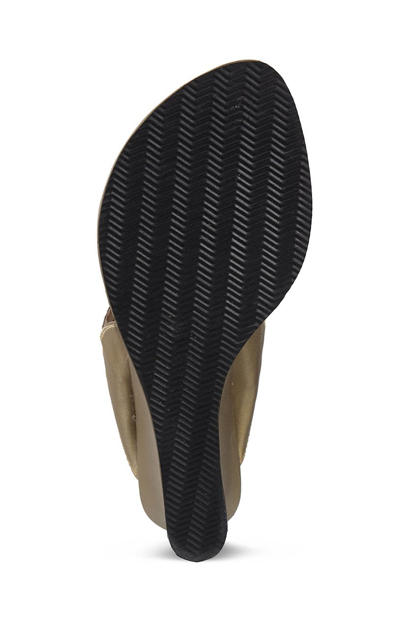 Classic High K Wedge Camel