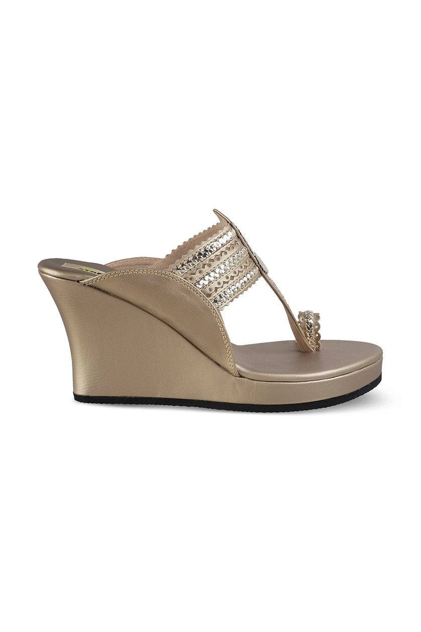 Classic High K Wedge Camel