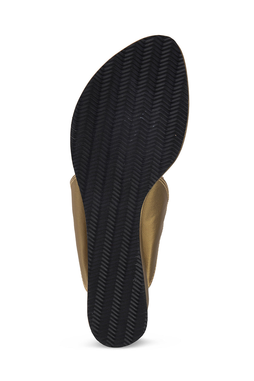 Classic Low K Wedge Champagne